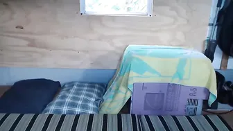 straightdown hot chick twirls big booty