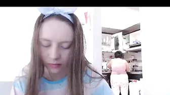 squirtkrozz slut fucking pussy