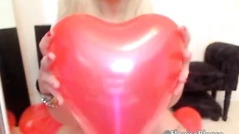 Elouise Please onlyfans big boobed babe fucks her cap