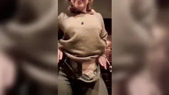 AFLOWERPATTERN onlyfans cute bitch bares shaved holes