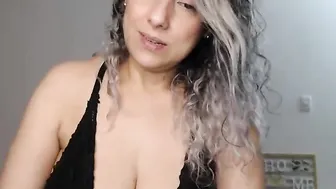 rosasanta8009 chaturbate adult mare jerks both holes with fingers