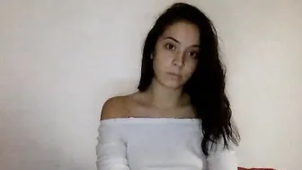 thalia_ventura chaturbate petite brunette babe sucking dildo