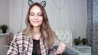 princess_dream chaturbate adorable baby communicates in  private