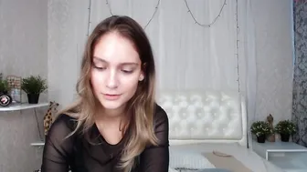 princess_dream chaturbate crazy chick caresses sex lips