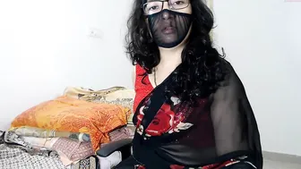 sexyniharika chaturbate crazy woman masturbating cunt with hand