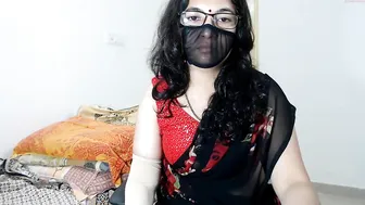sexyniharika chaturbate crazy woman masturbating cunt with hand