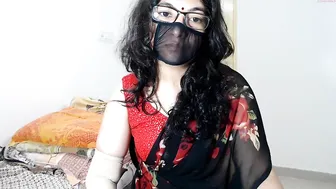 sexyniharika chaturbate crazy woman masturbating cunt with hand