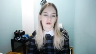 ann_ross chaturbate busty hottie fucks handjob cunt