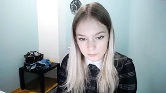 ann_ross chaturbate busty hottie fucks handjob cunt