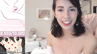 chandelair chaturbate blonde hairstyle fingering shaved cunt