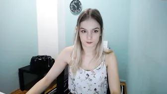 ann_ross chaturbate hot chick fucks pussy sex toy