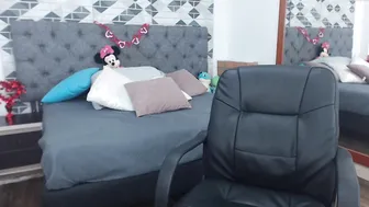 emily_secrett chaturbate graceful blonde passionately masturbating cunt