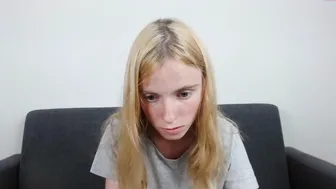 elenaideal chaturbate naughty babe dancing striptease