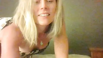 curiouscpl chaturbate gets squirt orgasm