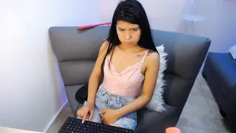 ambar_anne chaturbate fucking herself in her pussy