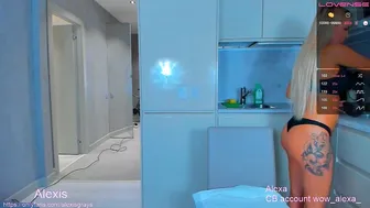 wildsexalexandalexis chaturbate naughty pupa demonstrates her body