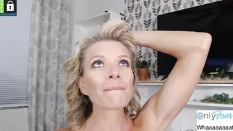 whaaaaaaaat chaturbate tender small fucks herself in the pussy