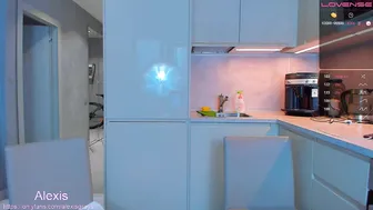 wildsexalexandalexis chaturbate hot hottie sucking dildo