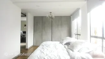 soifiee chaturbate whore model pulls pussy