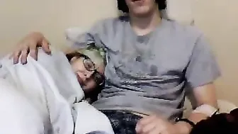 wolfiekitty chaturbate puts his fingers in the ass