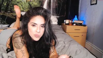 jstrap6969 chaturbate harlot posing in pantyhose