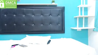 sophianjackson chaturbate brunette in stockings shows shaved holes