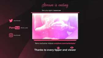 solar_kate chaturbate painted chick sucks dildo