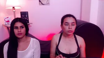 extreme_wild_sex chaturbate attractive model fucks pussy with sex toy
