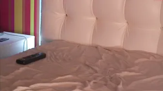 lola_bloom chaturbate sexy mare passionately masturbates pussy