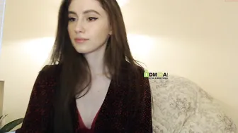 snowww_white chaturbate marvelous babe shows off a gorgeous bosom