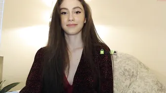 snowww_white chaturbate marvelous babe shows off a gorgeous bosom