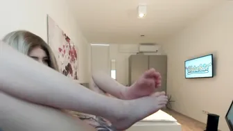 vany_love chaturbate painted bitch gently pulls pussy