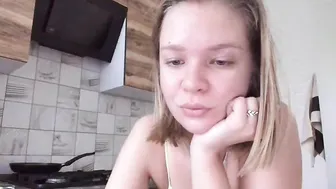 wondervera chaturbate cute lady shows natural tits