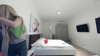 vany_love chaturbate young slut fucks phallus cunt