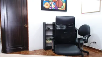 lovinyou_today chaturbate prefers bat instead dildo