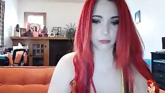 undressjess chaturbate spicy chick gently pulls pussy