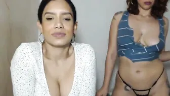 lola_and_carla338 chaturbate and her charms