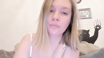 wondervera chaturbate juicy sluts play with sex toy