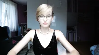 sunny_nicole babe in stockings fingering sex toy