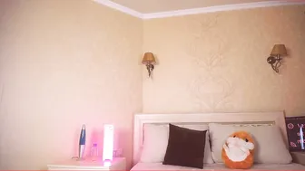 larissaone mature slut pulls pussy while lying in a chair