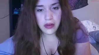 klanashy cute lady caresses shaved cunt