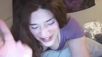 klanashy cute lady caresses shaved cunt