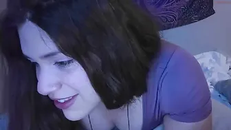klanashy cute lady caresses shaved cunt