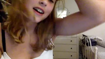 stella_lexa sexy blonde gently masturbates cunt