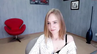 stretchinggirl cute doll doll masturbates pussy