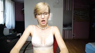 sunny_nicole sultry confused talks in fries