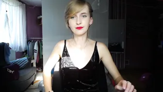 sunny_nicole lady performs a gorgeous striptease