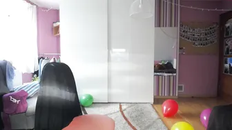 sunny_nicole lady performs a gorgeous striptease