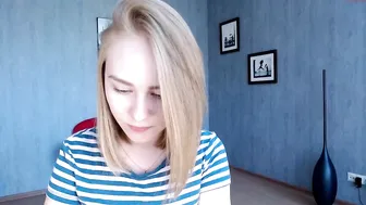 stretchinggirl fascinating whore turns on mouthwatering forms