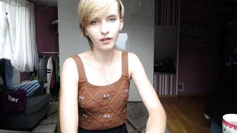 sunny_nicole attractive bitch fucks her cap